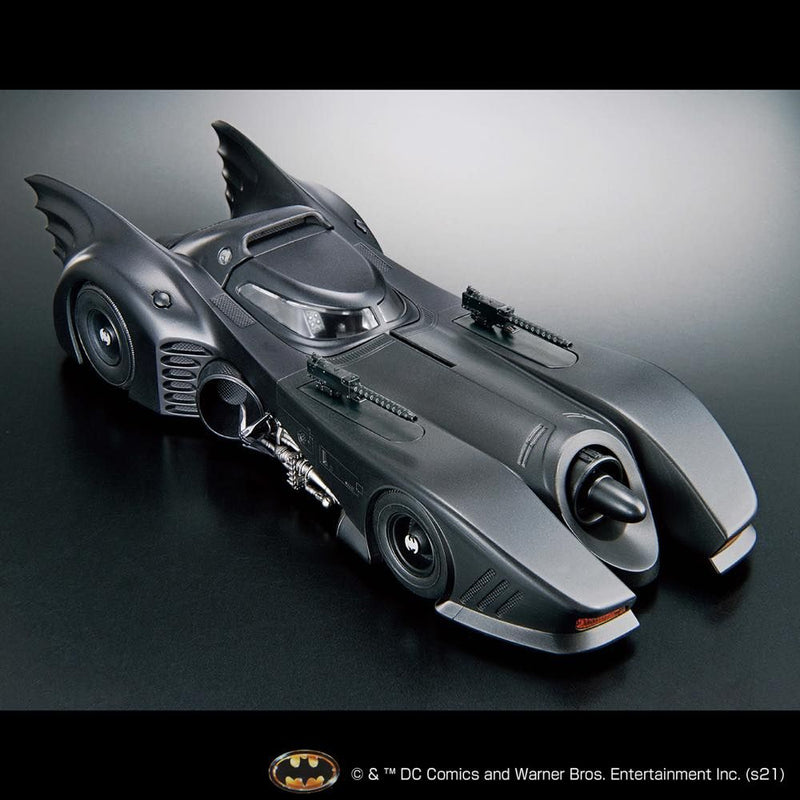 BATMAN - 1/35 SCALE MODEL KIT BATMOBILE BATMAN VER.