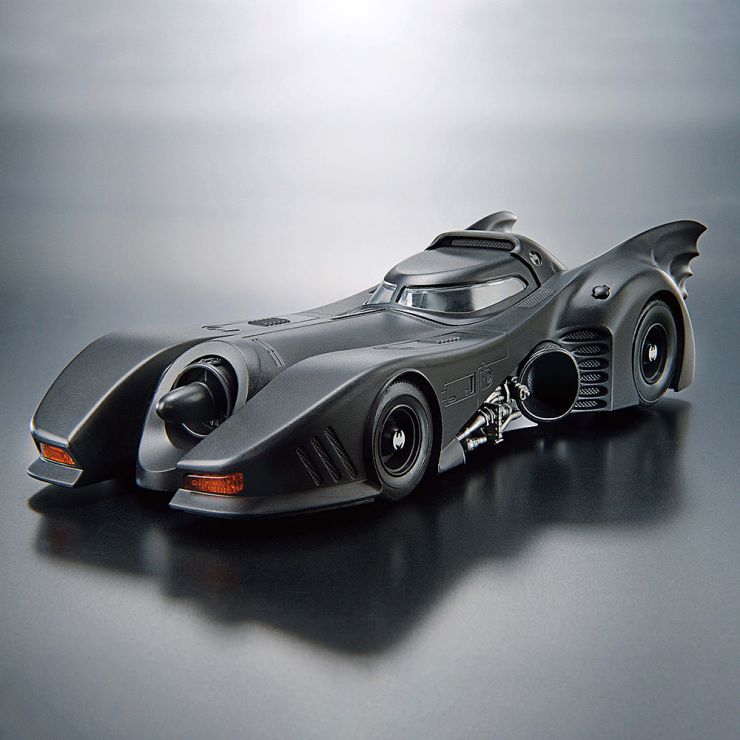 BATMAN - 1/35 SCALE MODEL KIT BATMOBILE BATMAN VER.