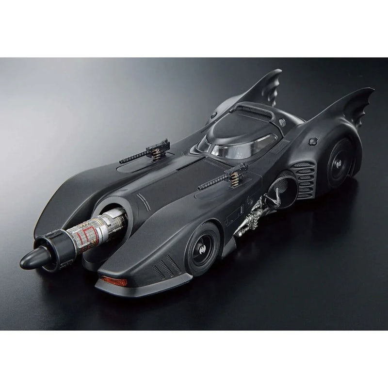 BATMAN - 1/35 SCALE MODEL KIT BATMOBILE BATMAN VER.