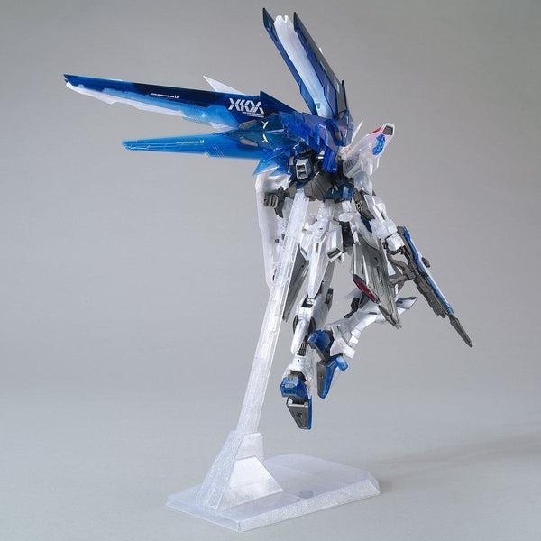 (THE GUNDAM BASE LIMITED) GUNDAM - MG 1/100 FREEDOM GUNDAM VER. 2.0 [CLEAR COLOR]