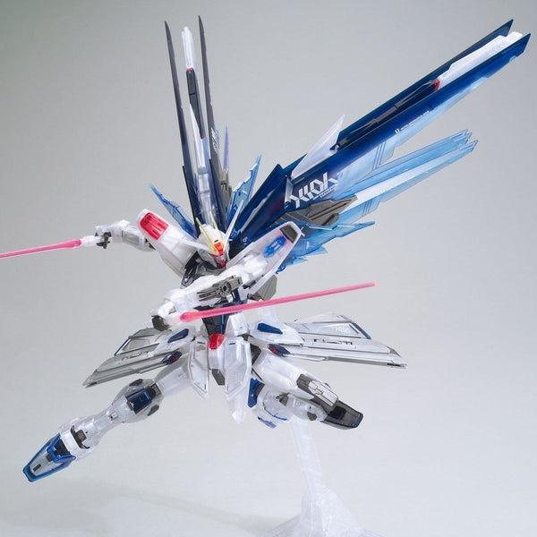 (THE GUNDAM BASE LIMITED) GUNDAM - MG 1/100 FREEDOM GUNDAM VER. 2.0 [CLEAR COLOR]