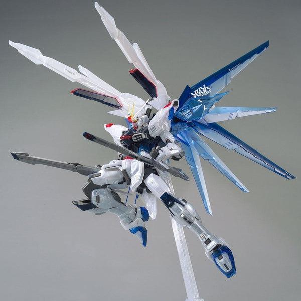 (THE GUNDAM BASE LIMITED) GUNDAM - MG 1/100 FREEDOM GUNDAM VER. 2.0 [CLEAR COLOR]