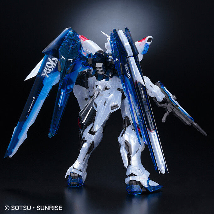 (THE GUNDAM BASE LIMITED) GUNDAM - MG 1/100 FREEDOM GUNDAM VER. 2.0 [CLEAR COLOR]