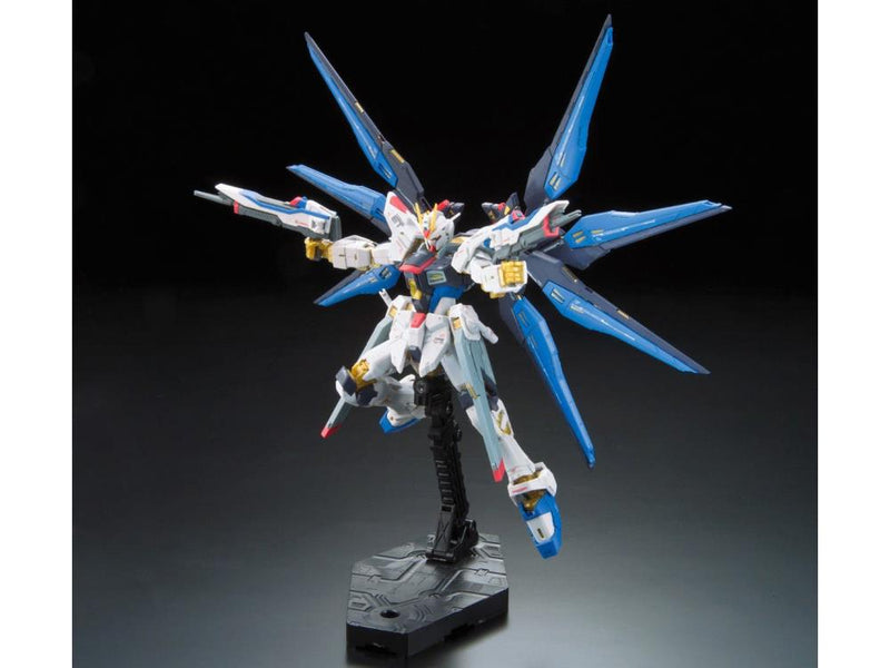 GUNDAM - RG 1/144 ZGMF-X20A STRIKE FREEDOM GUNDAM 14